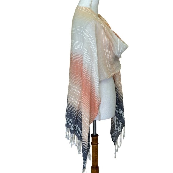 Shawl with fringe, peach/white/gray, coastal, bohemian, cottagecore, beach - Picture 2 of 4